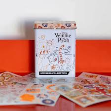 WINNIE POOH STICKER CAJA METALICA x 8.u