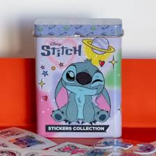STICH STICKER CAJA METALICA x 8.u